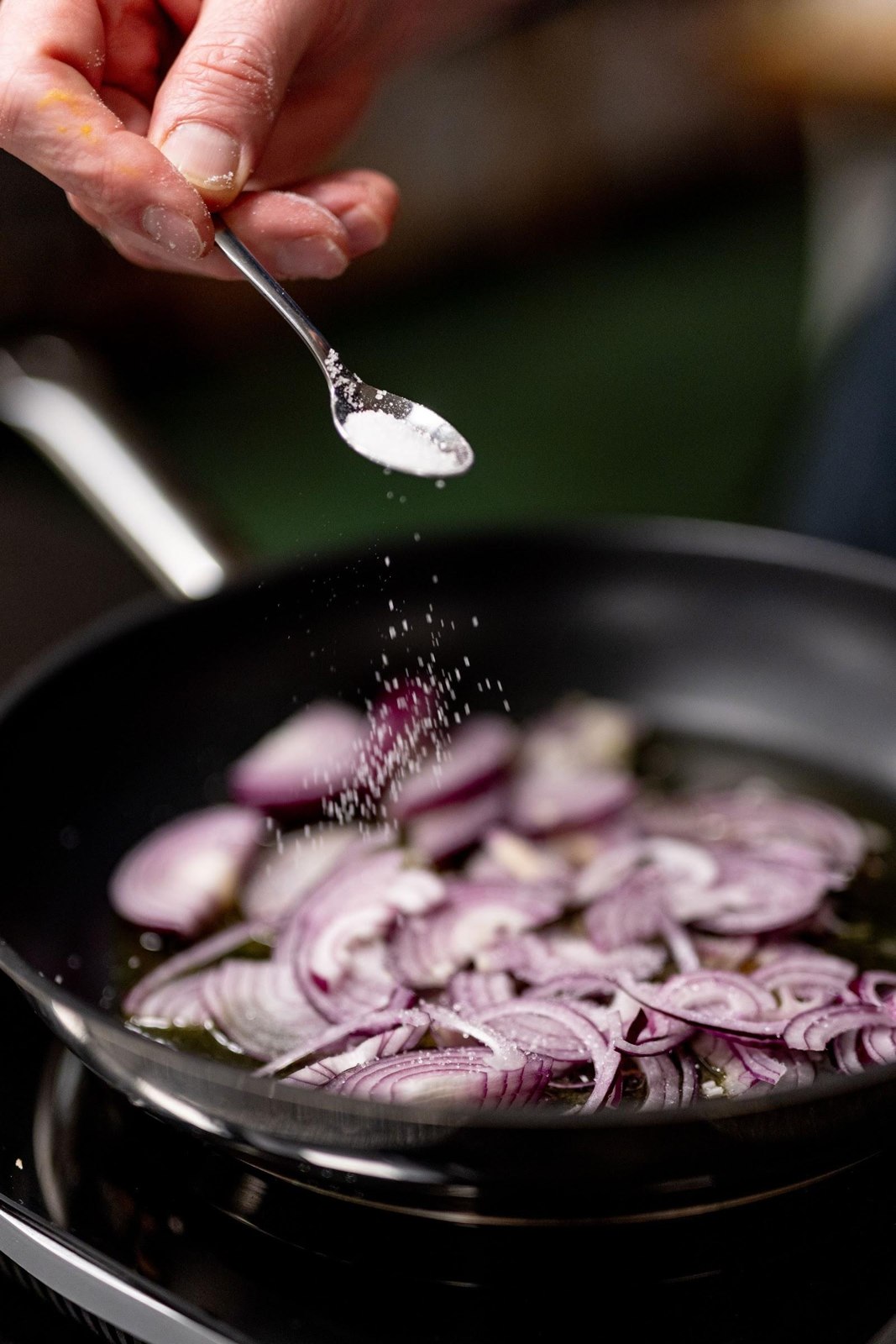Red onions in pan