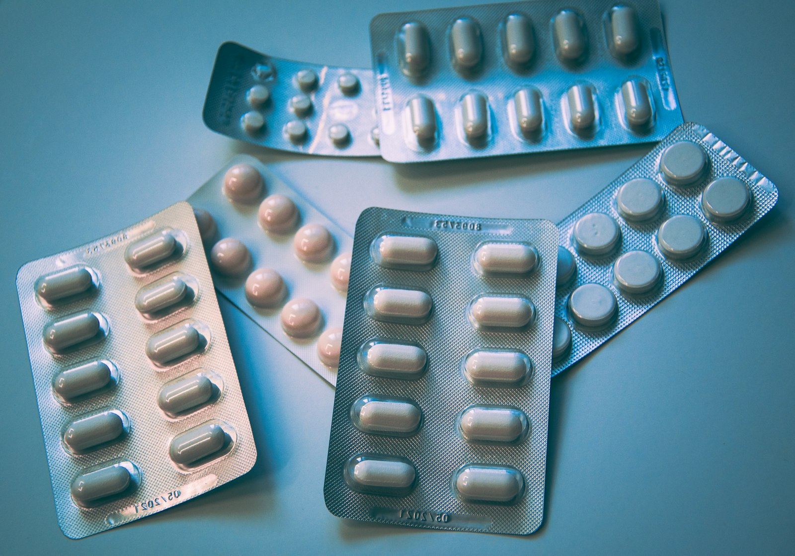 Liquid Extracts vs. Mushroom Powders vs. Capsules: Science, Bioavailability, and Which Format Is Right for You